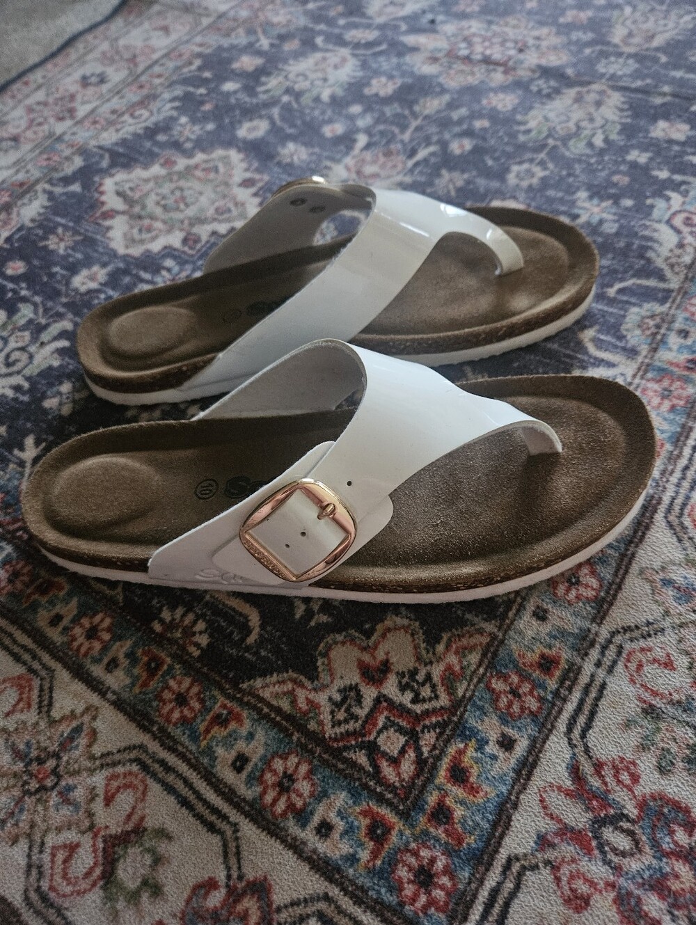 Softmoc White Cork Sandals. 10 - Picture 5 of 6